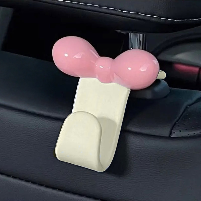 Car Accessories You Need - Minimalistische Schleifenhaken für den Rücksitz im